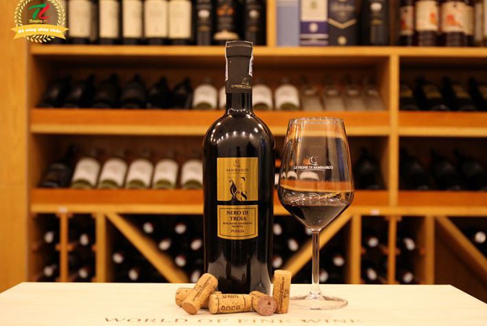 Vang F8 Nero di Troia Puglia thay đổi từ nhận diện tới chất lượng nho khiến giới sành vang thích mê