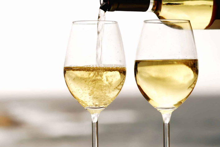 Vang trắng có lợi gì cho sức khỏe?